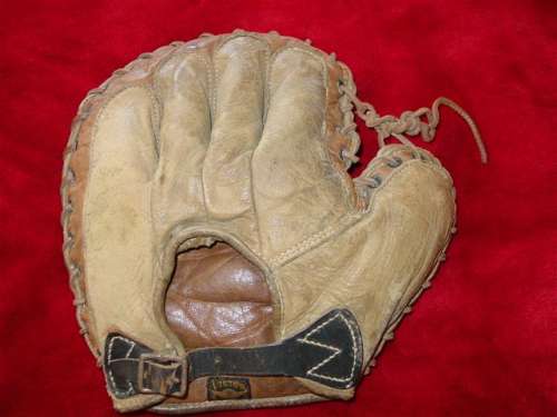 Victor, Wright & Ditson BXC Basemitt Back